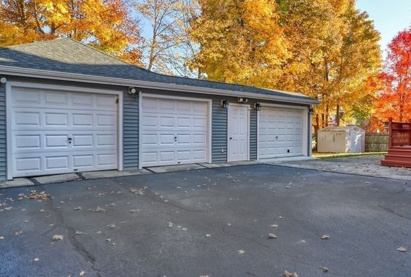 Detached Garage, Exterior