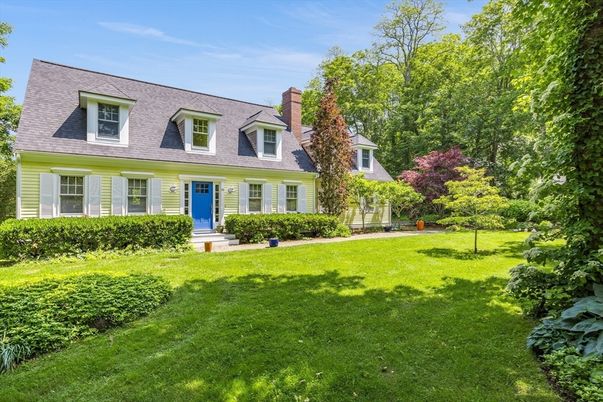 Backyard, Exterior, Facade, Cape Cod