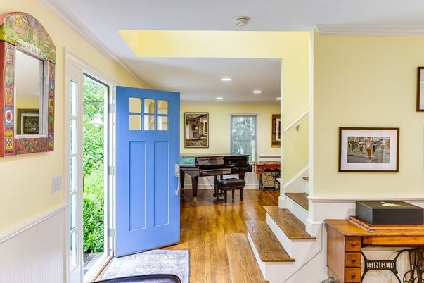 Interior, Piano, Recessed Lighting, Wood Texture Flooring