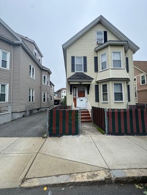 Exterior, Facade, Queen Anne Victorian