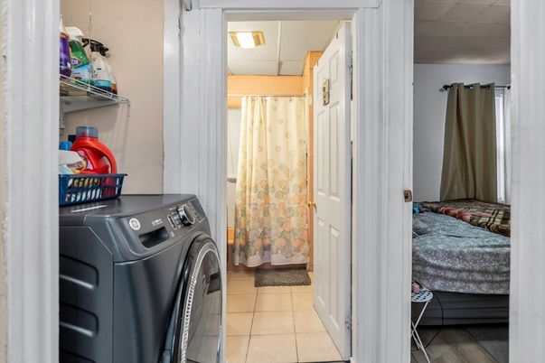 Interior, Washer