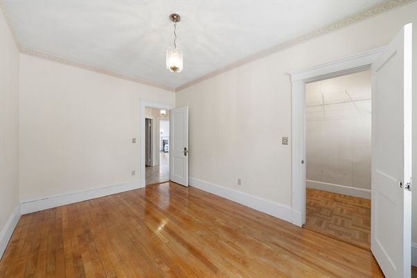 Empty room, Interior, Pendant Lights, Wood Texture Flooring