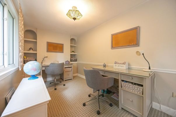 Home Office, Interior