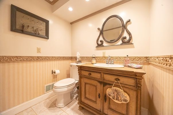 Bathroom, Interior, Recessed Lighting