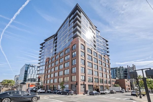 Exterior, Facade, Highrise