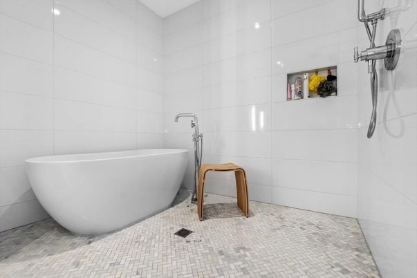 Bathroom, Free Standing Baths, Interior