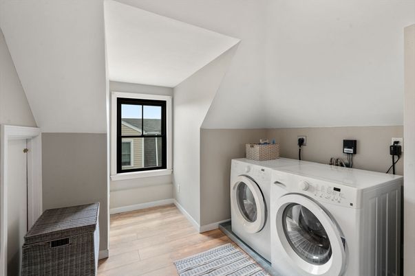 Interior, Washer, Wood Texture Flooring