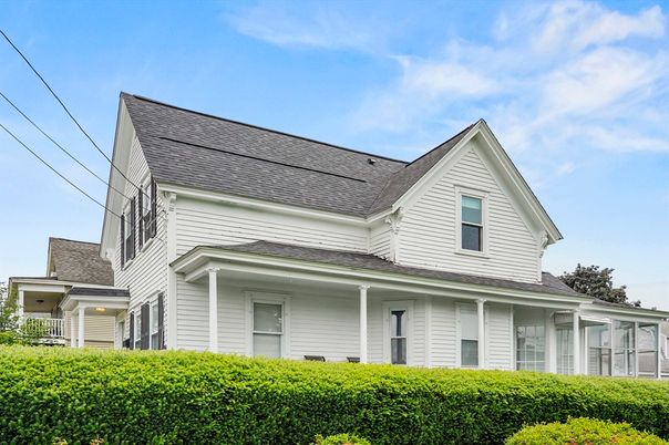 Exterior, Facade, Farmhouse