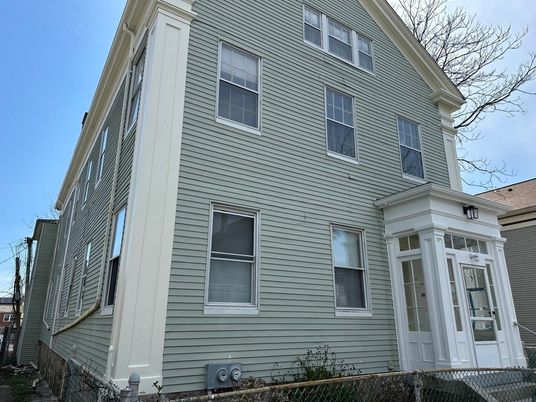 Exterior, Facade, Queen Anne Victorian