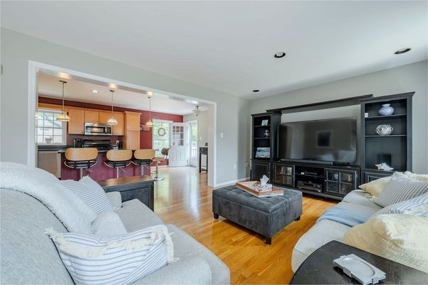 Interior, Kitchen, Living room, Pendant Lights, Recessed Lighting, Stainless Steel Appliances, Wood Texture Flooring
