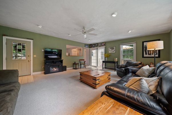 Fireplace, Interior, Living room