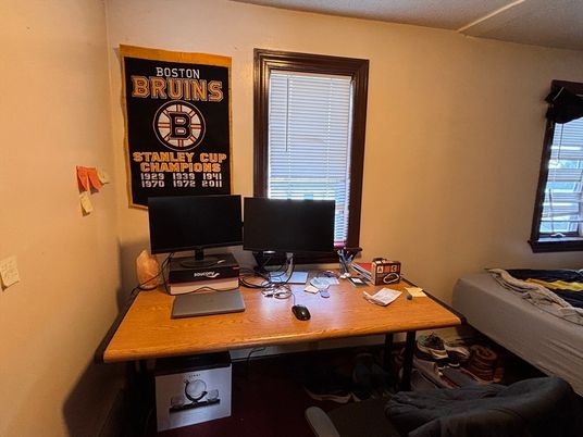 Home Office, Interior