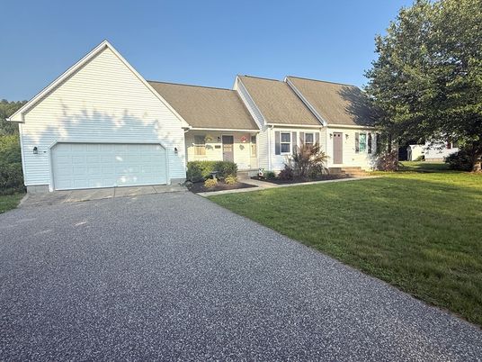 Attached, Exterior, Facade, Cape Cod