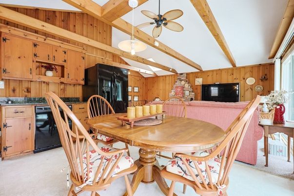 Dining room, Interior, Kitchen, Pendant Lights, Wooden Beams, Wooden Walls