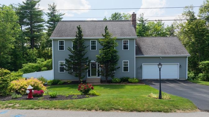 Attached, Exterior, Facade, Cape Cod