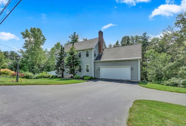 Attached, Exterior, Facade, Cape Cod