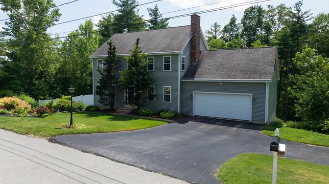 Attached, Exterior, Facade, Cape Cod