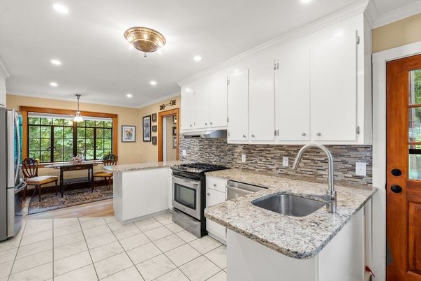 Dining room, Interior, Kitchen, Pendant Lights, Recessed Lighting