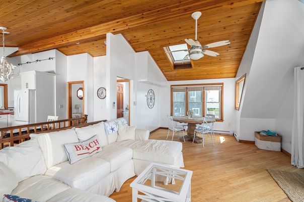 Dining room, Interior, Living room, Pendant Lights, Wooden Ceilings, Wood Texture Flooring