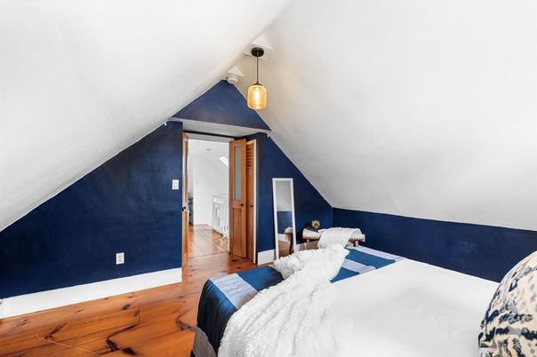 Bedroom, Interior, Pendant Lights, Wood Texture Flooring