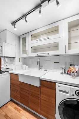 Interior, Kitchen, Washer, Wood Texture Flooring