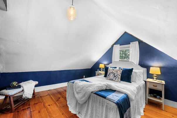 Bedroom, Interior, Pendant Lights, Wood Texture Flooring