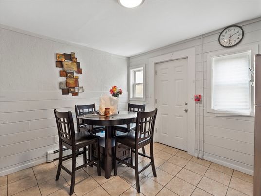 Dining room, Interior, Recessed Lighting