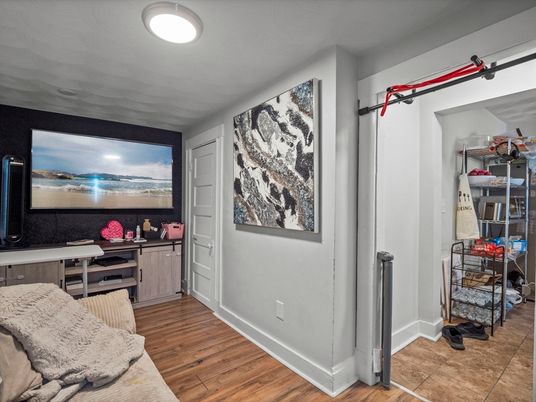 Interior, Recessed Lighting, Wood Texture Flooring