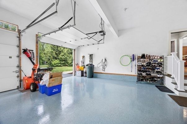 Garage, Interior