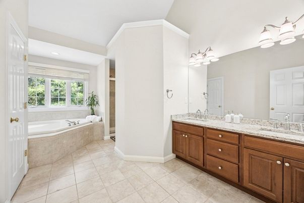 Bathroom, Dual Sink Vanities, Interior, Recessed Lighting