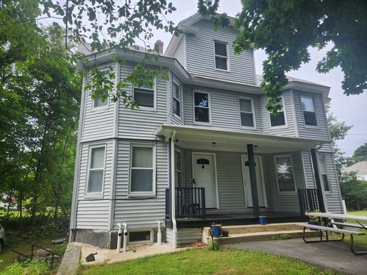 Exterior, Facade, Queen Anne Victorian