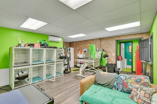 Fitness Equipment, Interior, Recessed Lighting, Stone Walls, Wood Texture Flooring