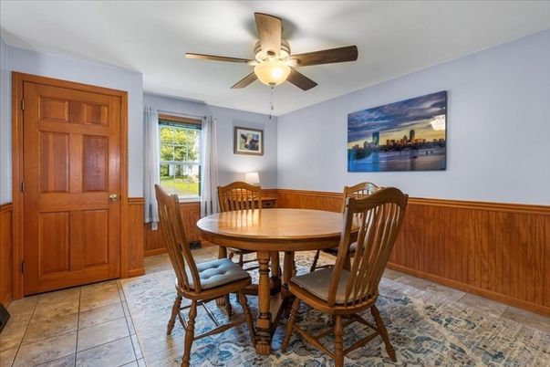 Dining room, Interior