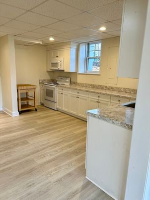 Interior, Kitchen, Recessed Lighting, Wood Texture Flooring