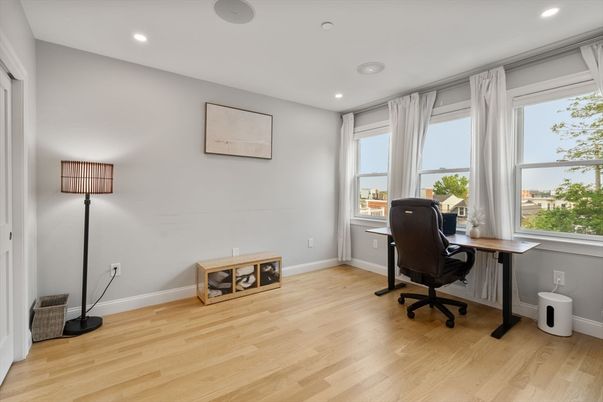 Home Office, Interior, Recessed Lighting, Wood Texture Flooring