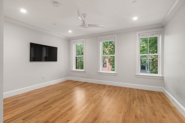 Empty room, Interior, Recessed Lighting, Wood Texture Flooring
