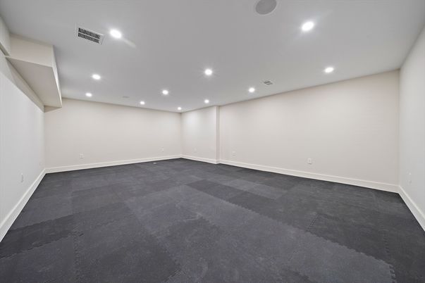 Empty room, Interior, Recessed Lighting