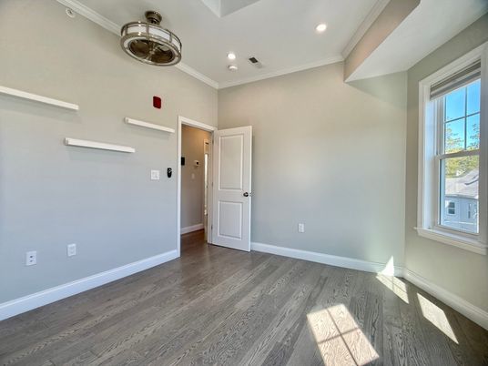 Empty room, Interior, Recessed Lighting, Wood Texture Flooring