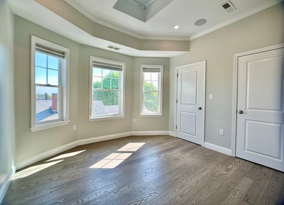 Empty room, Interior, Recessed Lighting, Wood Texture Flooring