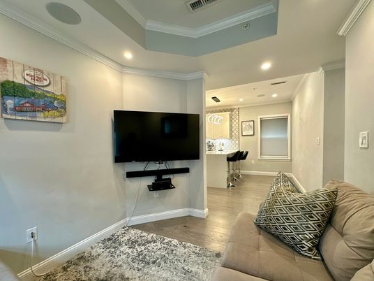 Interior, Recessed Lighting, Wood Texture Flooring