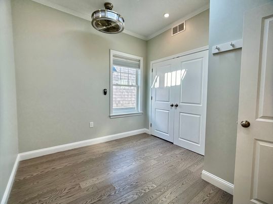 Empty room, Interior, Pendant Lights, Recessed Lighting, Wood Texture Flooring