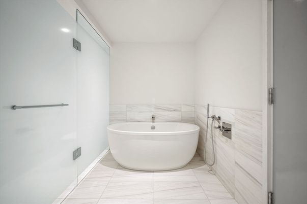 Bathroom, Free Standing Baths, Interior, Recessed Lighting