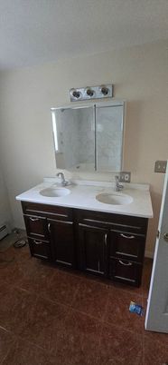 Bathroom, Dual Sink Vanities, Interior