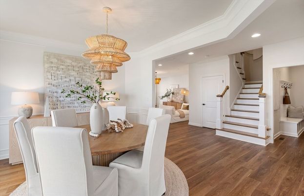 Chandelier, Dining room, Interior, Recessed Lighting, Wood Texture Flooring