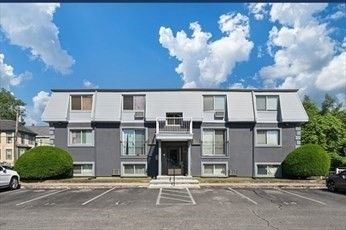Exterior, Facade, Rowhouse