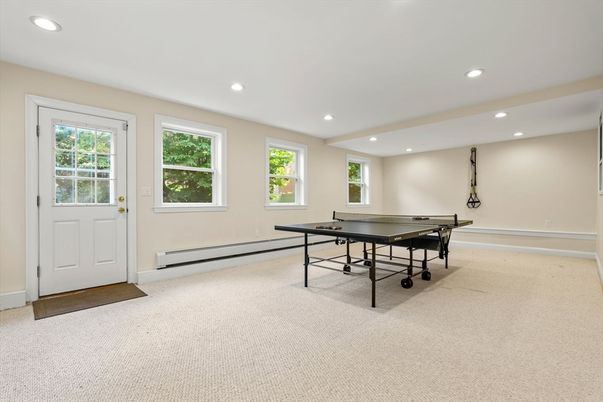 Game Room, Interior, Recessed Lighting