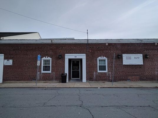 Exterior, Facade, Brick Facade, Georgian