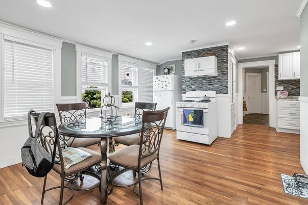 Dining room, Interior, Kitchen, Recessed Lighting, Wood Texture Flooring