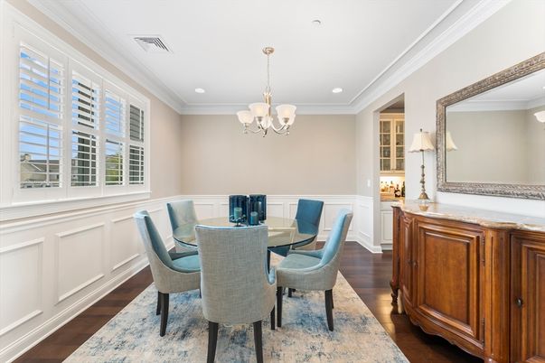 Chandelier, Dining room, Interior, Recessed Lighting, Wood Texture Flooring