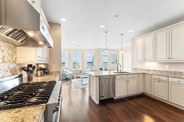 Interior, Kitchen, Living room, Pendant Lights, Recessed Lighting, Stainless Steel Appliances, Wood Texture Flooring